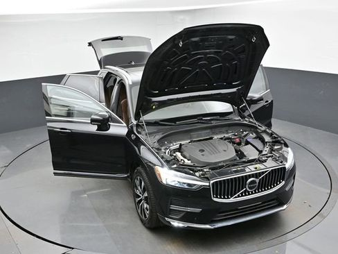 Used 2023 Volvo XC60 B5 Plus image 49