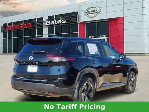 Certified 2025 Nissan Rogue SV image 5