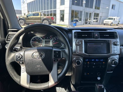 Used 2018 Toyota 4Runner Limited image 15