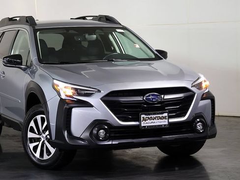 Used 2024 Subaru Outback Premium AWD/4WD image 6