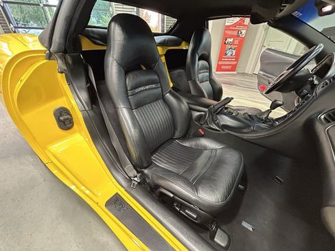Used 2002 Chevrolet Corvette Convertible w/ Preferred Equipment Group2 image 5