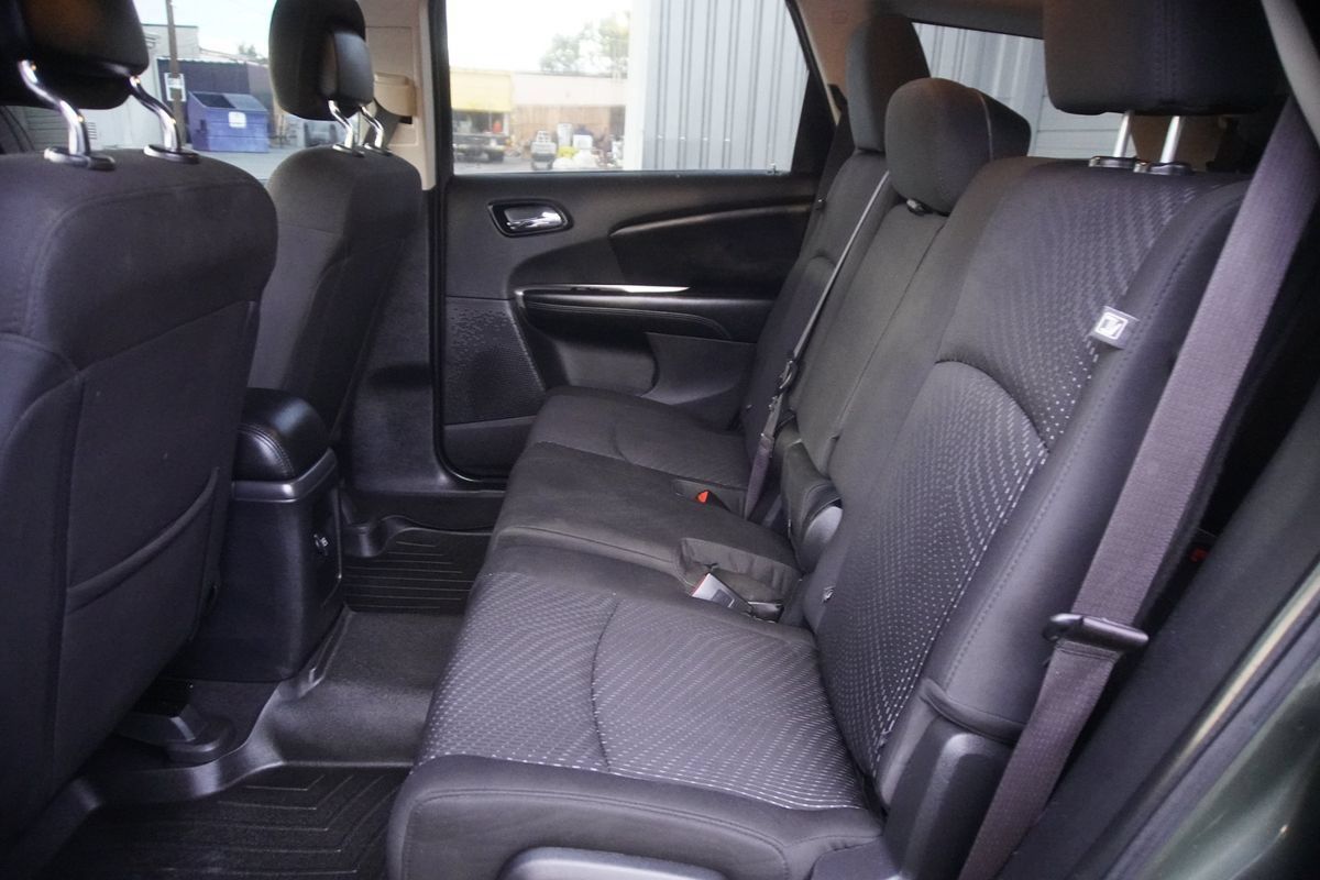 Used 2018 Dodge Journey SE w/ Popular Equipment Group AWD/4WD image 11