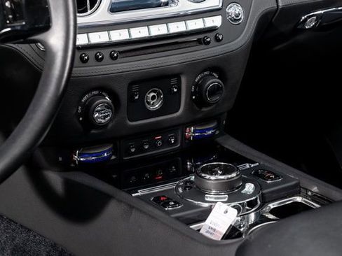 Used 2016 Rolls-Royce Ghost image 13