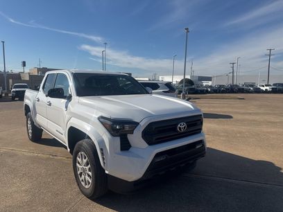 Used 2025 Toyota Tacoma SR5