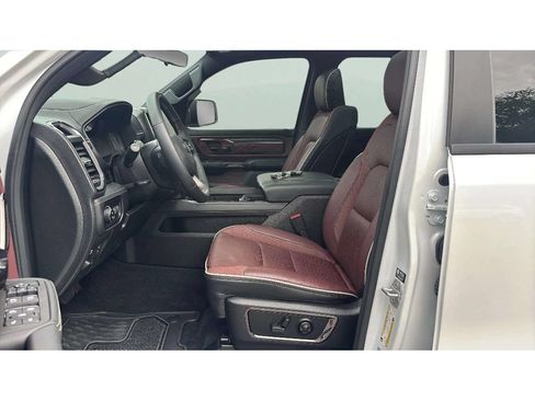 Used 2025 RAM 1500 Limited AWD/4WD image 17