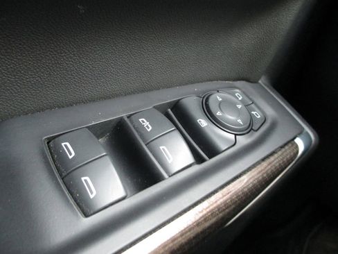 Used 2022 Chevrolet Silverado 1500 RST image 25