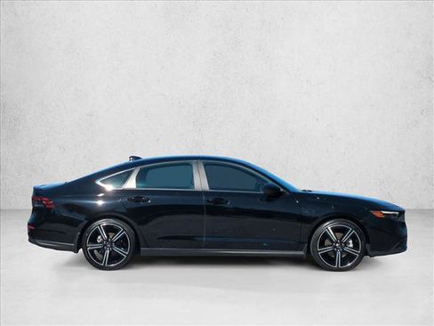Used 2023 Honda Accord Sport image 4