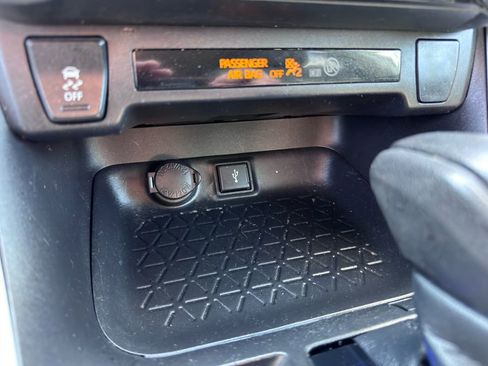 Used 2022 Toyota RAV4 LE AWD/4WD image 23