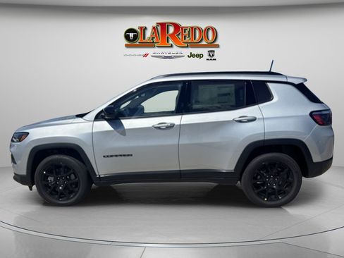 New 2026 Jeep Compass Latitude image 4