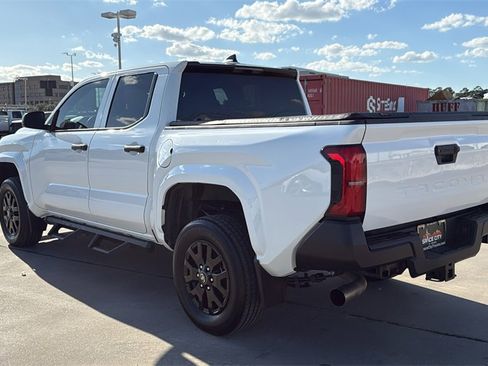 Used 2024 Toyota Tacoma SR image 5