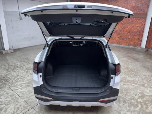 Used 2025 Kia Sportage EX FWD image 28