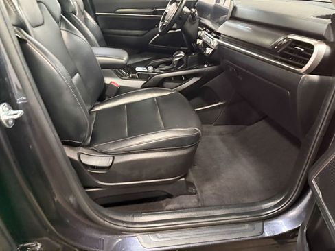 Used 2025 Kia Telluride S AWD/4WD image 61
