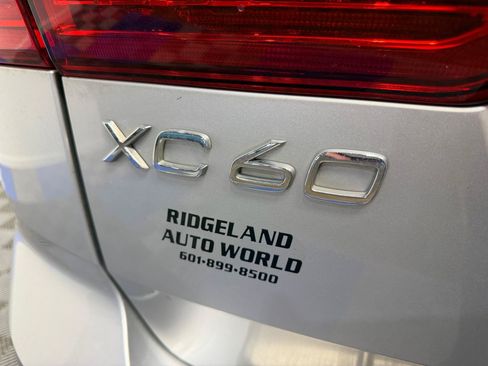 Used 2020 Volvo XC60 T5 Momentum AWD/4WD image 32