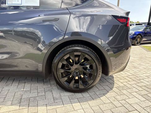 Used 2024 Tesla Model Y Long Range AWD/4WD image 11