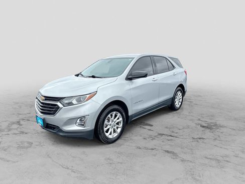 Used 2018 Chevrolet Equinox LS AWD/4WD image 4