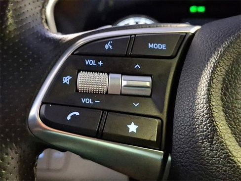 Used 2023 Genesis G70 2.0T image 28