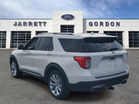 Certified 2022 Ford Explorer Platinum w/ Equipment Group 601A image 3