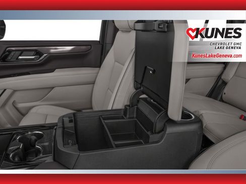 New 2025 GMC Yukon Elevation image 14