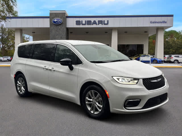 Used 2026 Chrysler Pacifica Select FWD image 8