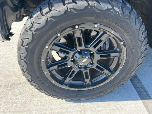 Used 2021 Toyota Tundra SR5 w/ SR5 Upgrade Package RWD image 6