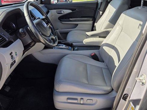 Used 2019 Honda Pilot Touring image 10