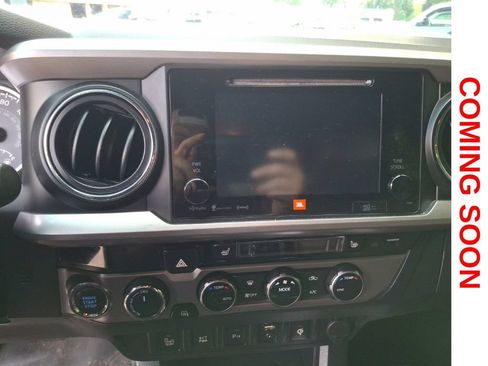 Used 2016 Toyota Tacoma Limited w/ Towing Package AWD/4WD image 14