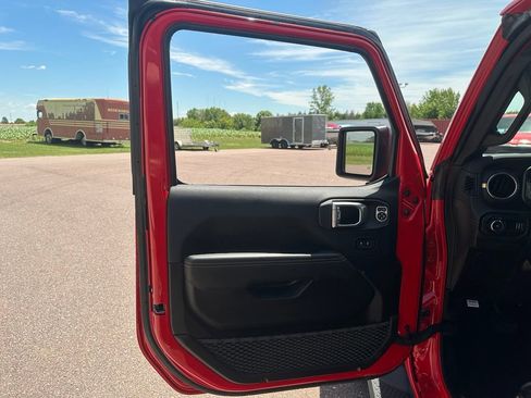 Used 2024 Jeep Wrangler Unlimited Sahara w/ Safety Group AWD/4WD image 11