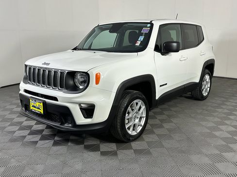 Used 2023 Jeep Renegade Latitude image 13