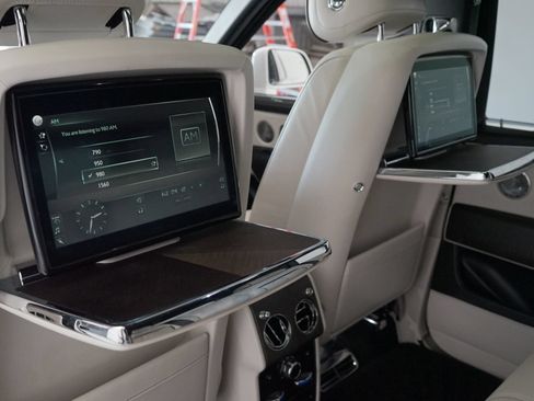Used 2019 Rolls-Royce Cullinan AWD/4WD image 28