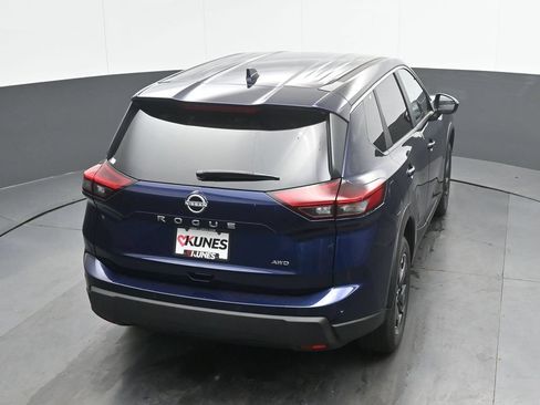 Used 2025 Nissan Rogue SV AWD/4WD image 31