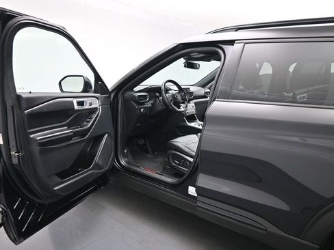 Certified 2020 Ford Explorer ST AWD/4WD image 9