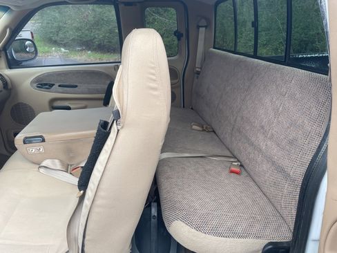 Used 2000 Dodge Ram 2500 Truck SLT image 21