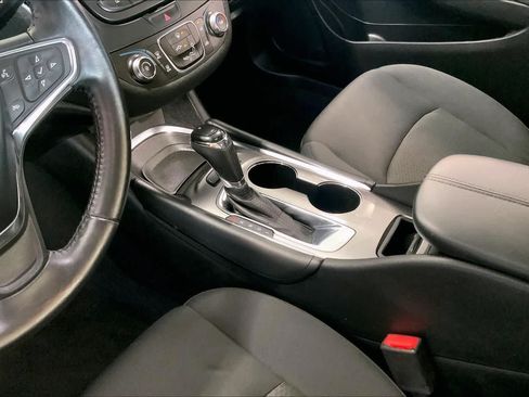 Used 2017 Chevrolet Malibu LT FWD image 15