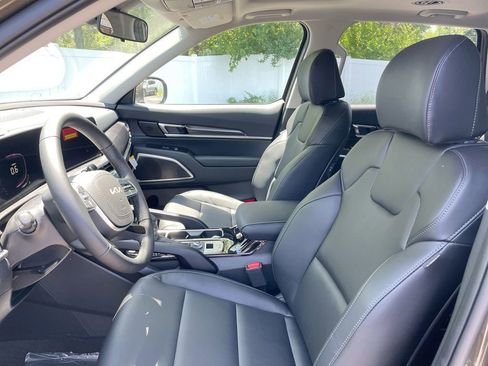 Used 2025 Kia Telluride S image 37