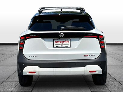 New 2026 Nissan Kicks SR w/ Cold Weather Package