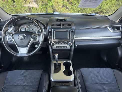 Used 2013 Toyota Camry SE FWD image 7