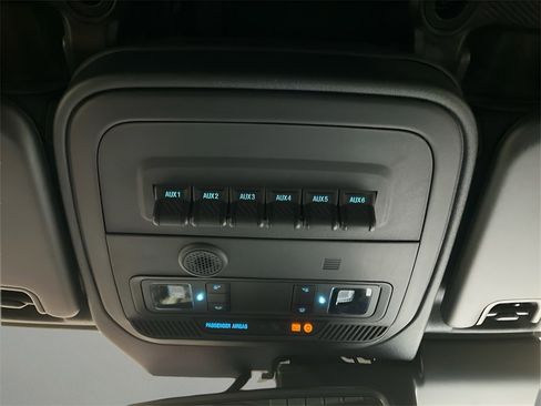 Used 2025 Ford Bronco Badlands image 29