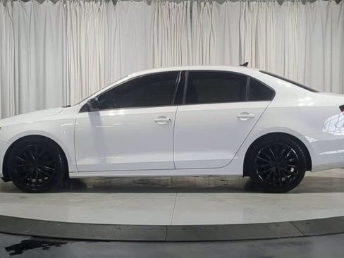 Used 2016 Volkswagen Jetta Sport FWD image 6