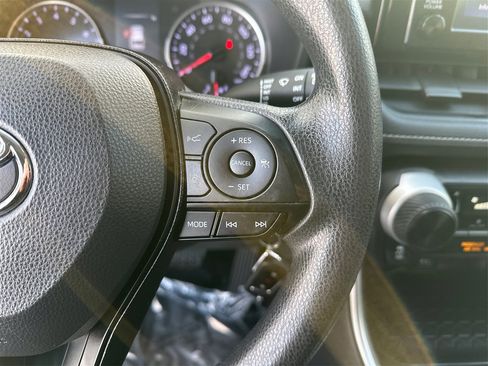 Used 2019 Toyota RAV4 LE w/ All Weather Liner Package image 28