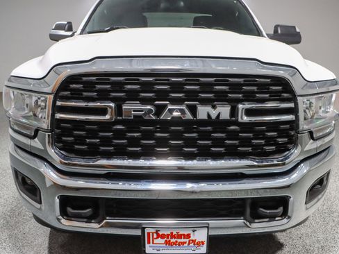 Used 2022 RAM 2500 Big Horn w/ Cold Weather Group image 4