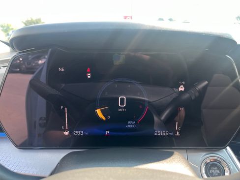 Used 2024 Chevrolet Trax LT w/ Driver Confidence Package FWD image 13