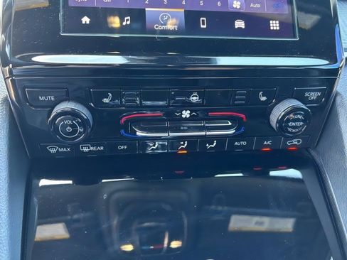 Used 2025 Jeep Grand Cherokee L Altitude RWD image 15