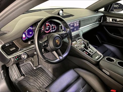 Certified 2021 Porsche Panamera image 4