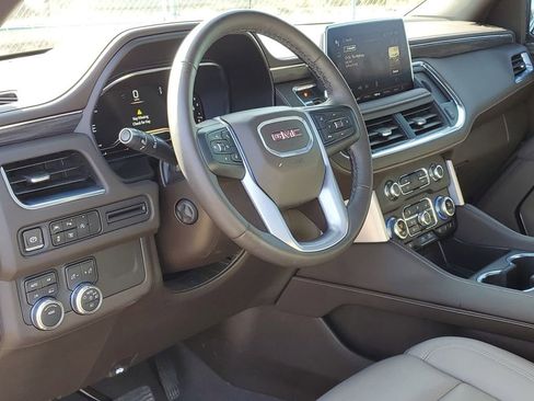Certified 2024 GMC Yukon SLT w/ SLT Luxury Package image 10