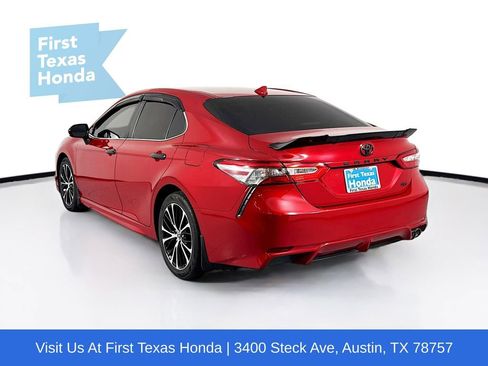 Used 2019 Toyota Camry L image 6