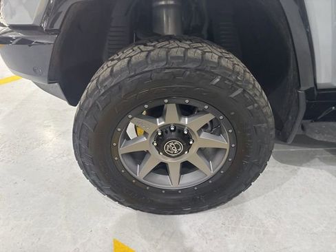 Used 2025 GMC Hummer EV 2X image 34