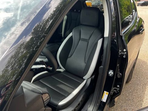 Certified 2025 Buick Envision Sport Touring AWD/4WD image 30