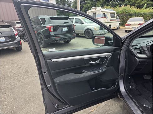 Used 2018 Honda CR-V LX image 14
