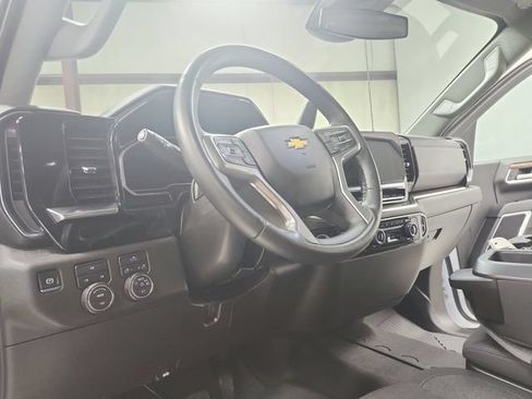 Used 2025 Chevrolet Silverado 2500 LT AWD/4WD image 18