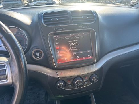 Used 2017 Dodge Journey Crossroad w/ Flexible Seating Group image 14